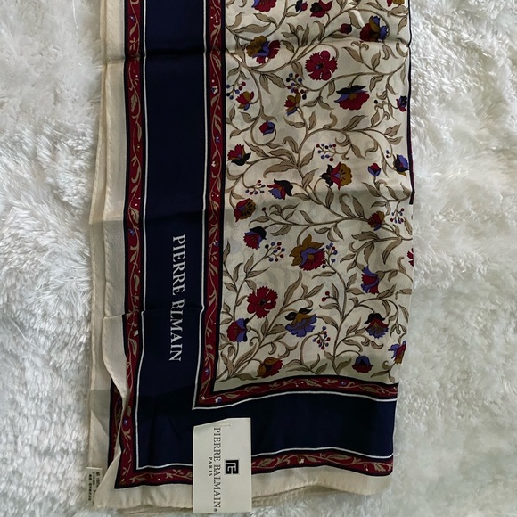 Pierre Balmain scarf - Picture 1 of 4